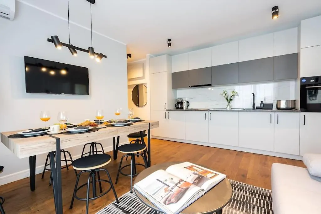 ブカレストStunning Views 2Br Midtown Flat - Charming Balconyアパートメント