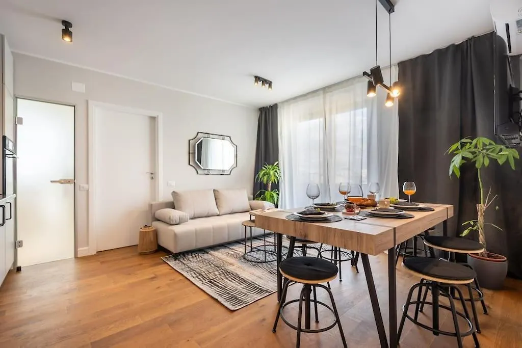 Appartement Stunning Views 2Br Midtown Flat - Charming Balcony à Bucarest 0*,  Roumanie
