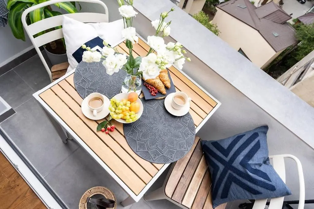 Appartement Stunning Views 2Br Midtown Flat - Charming Balcony à Bucarest