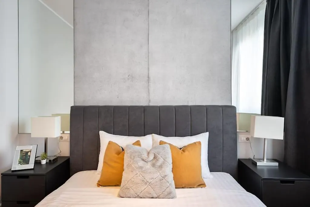 Appartement Stunning Views 2Br Midtown Flat - Charming Balcony à Bucarest