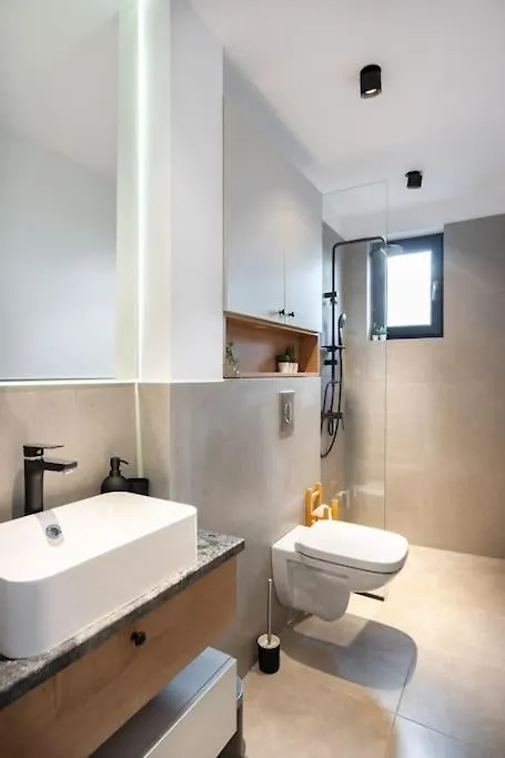 Appartement Stunning Views 2Br Midtown Flat - Charming Balcony à Bucarest
